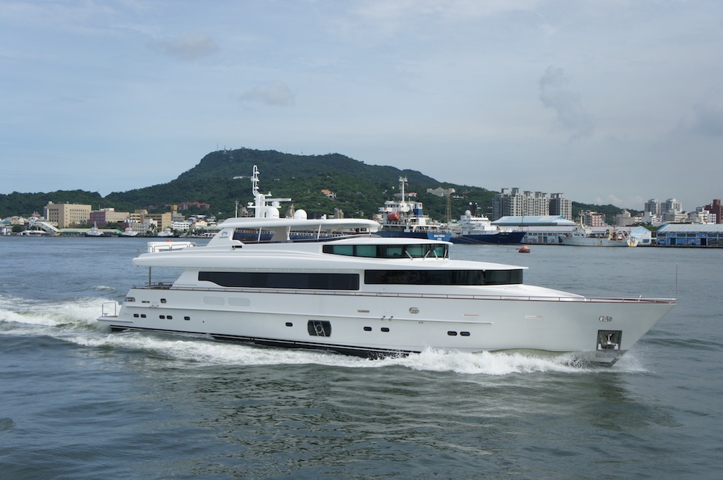 luxury superyacht charters